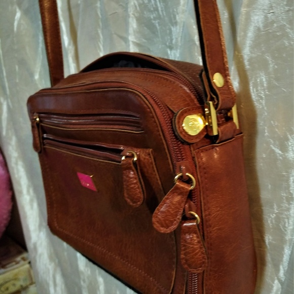 Cornell Leather | Cross Shoulder - Picture 6 of 8